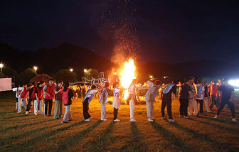 新海亮人，來了！